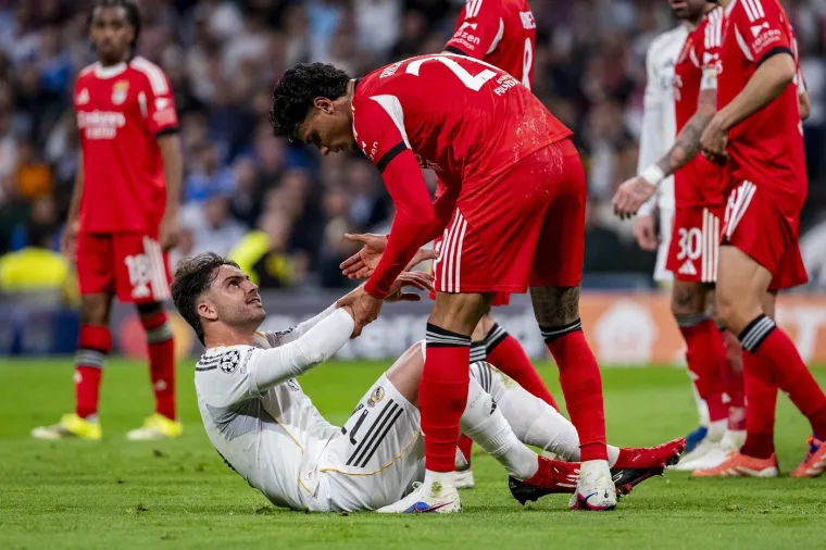 Ovo je trenutak kada je cijeli Bernabeu protrnuo! Zvijezda Reala ostala nepomično ležati na tlu...