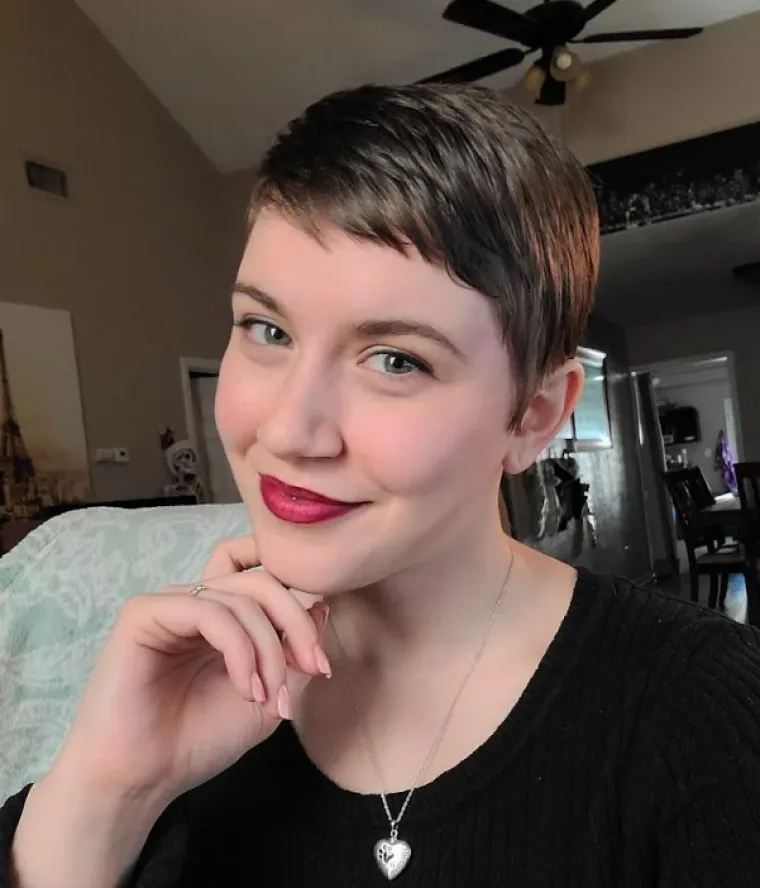 Od nove boje do drastičnog reza: Ove žene su samo promijenile frizure i postale neprepoznatljive