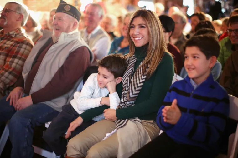 Tko je zgodna žena jednog od najmoćnijih ljudi na svijetu? Karijeru je započela kao navijačica