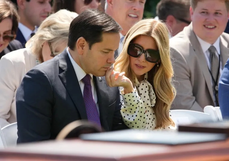 Tko je zgodna žena jednog od najmoćnijih ljudi na svijetu? Karijeru je započela kao navijačica