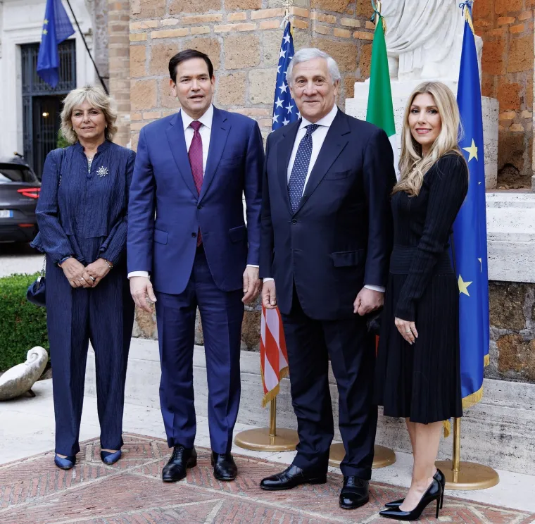 Tko je zgodna žena jednog od najmoćnijih ljudi na svijetu? Karijeru je započela kao navijačica