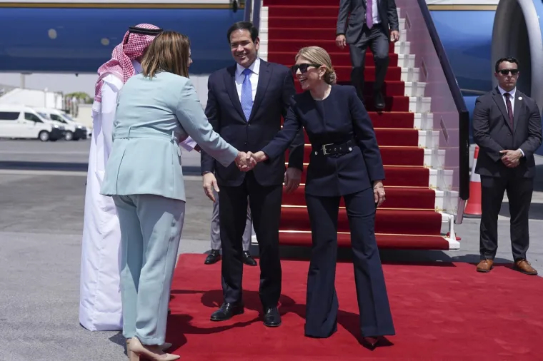 Tko je zgodna žena jednog od najmoćnijih ljudi na svijetu? Karijeru je započela kao navijačica