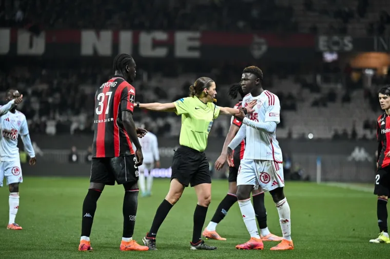 Od njih drhte najveće nogometne zvijezde! Ovo su najatraktivnije sutkinje svijeta zelenog tepiha