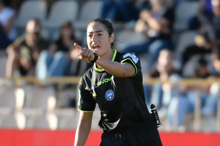 Od njih drhte najveće nogometne zvijezde! Ovo su najatraktivnije sutkinje svijeta zelenog tepiha