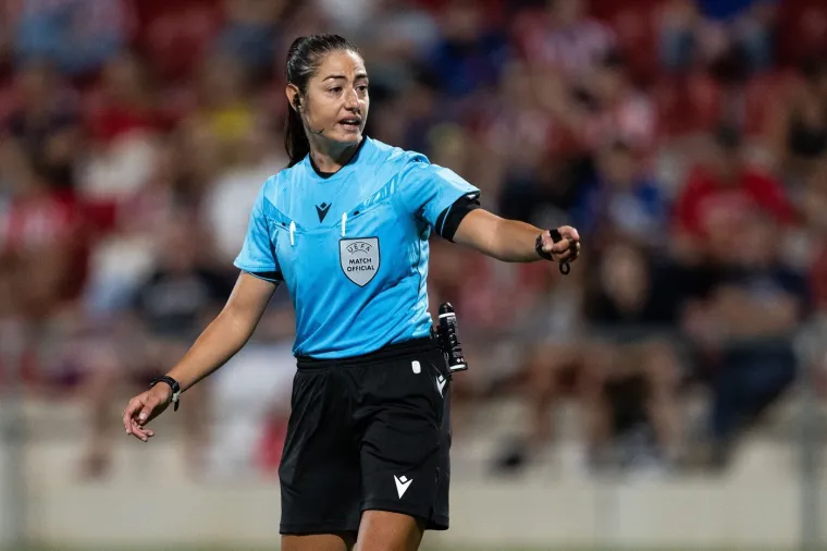 Od njih drhte najveće nogometne zvijezde! Ovo su najatraktivnije sutkinje svijeta zelenog tepiha