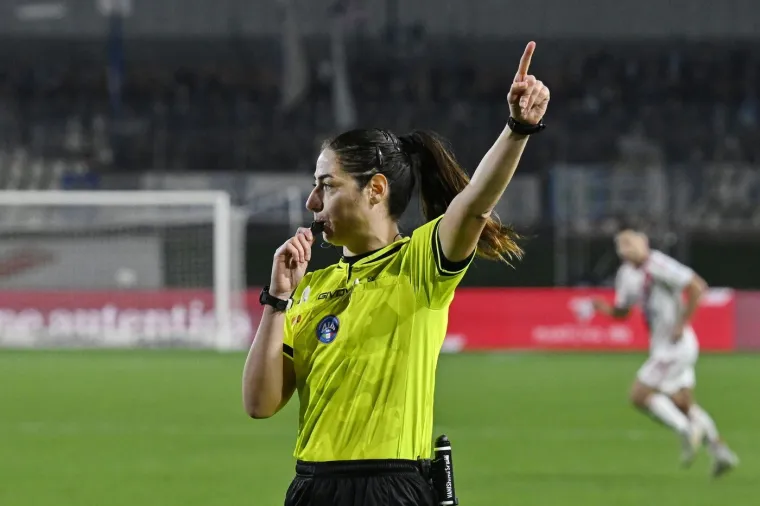 Od njih drhte najveće nogometne zvijezde! Ovo su najatraktivnije sutkinje svijeta zelenog tepiha