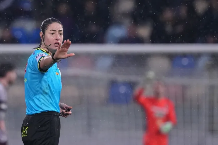 Od njih drhte najveće nogometne zvijezde! Ovo su najatraktivnije sutkinje svijeta zelenog tepiha