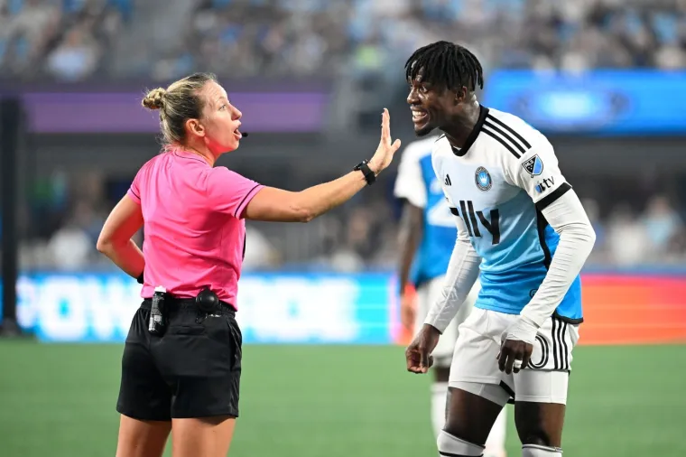 Od njih drhte najveće nogometne zvijezde! Ovo su najatraktivnije sutkinje svijeta zelenog tepiha