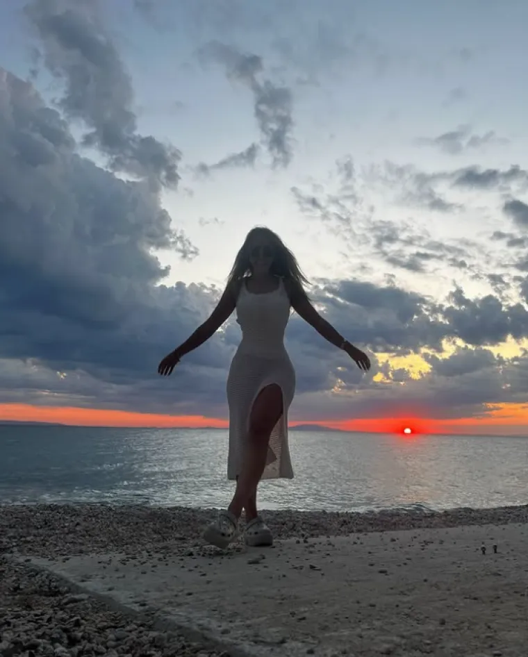 Ova djevojka večeras kuha u 'Večeri za pet': Voli izazovnu odjeću i mu&scaron;karcima oduzima dah