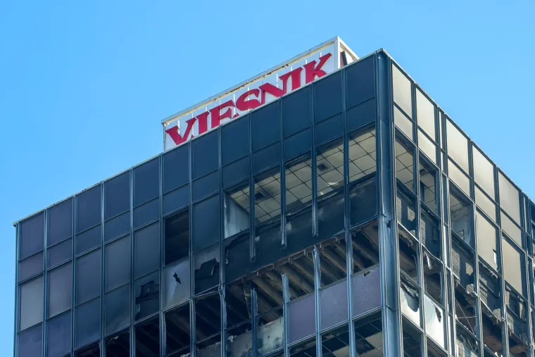 Bageri krenuli s ru&scaron;enjem oko Vjesnika: Na 15. katu postavili posebne podupirače