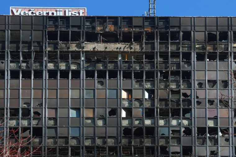 Bageri krenuli s ru&scaron;enjem oko Vjesnika: Na 15. katu postavili posebne podupirače