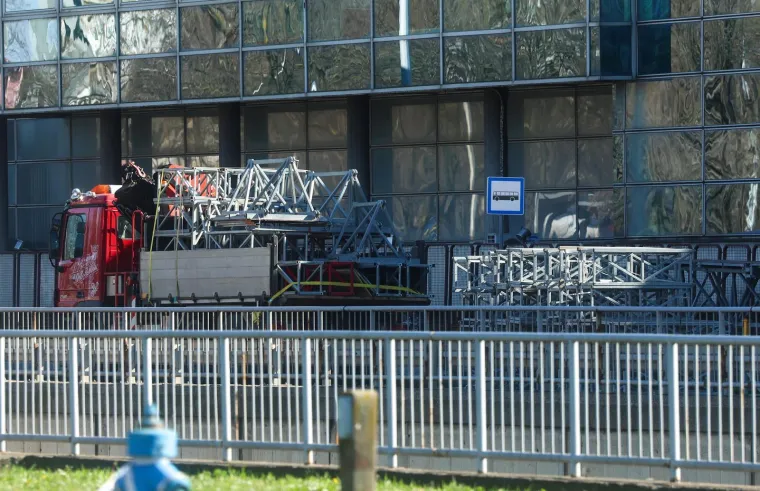 Bageri krenuli s ru&scaron;enjem oko Vjesnika: Na 15. katu postavili posebne podupirače