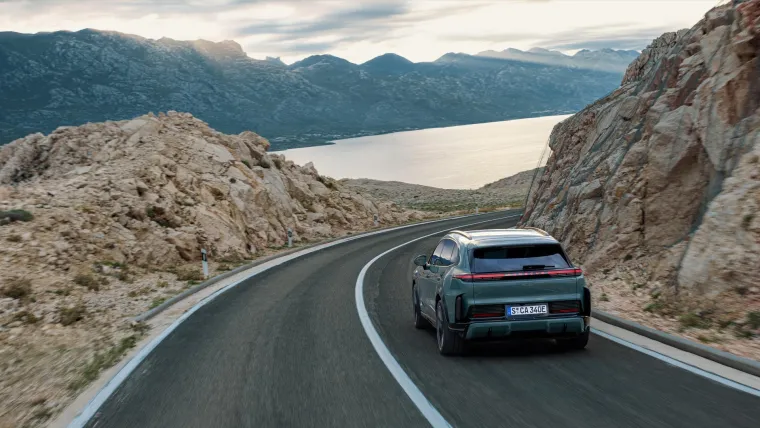 Čudovi&scaron;ni obiteljski SUV stigao u Hrvatsku: Ima 1156 'konja' i cijenu od koje boli glava