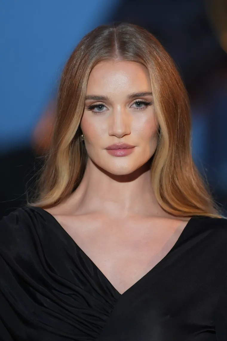 Promjene na licu manekenke potaknule raspravu obožavatelja: Pogledajte kako ona inače izgleda