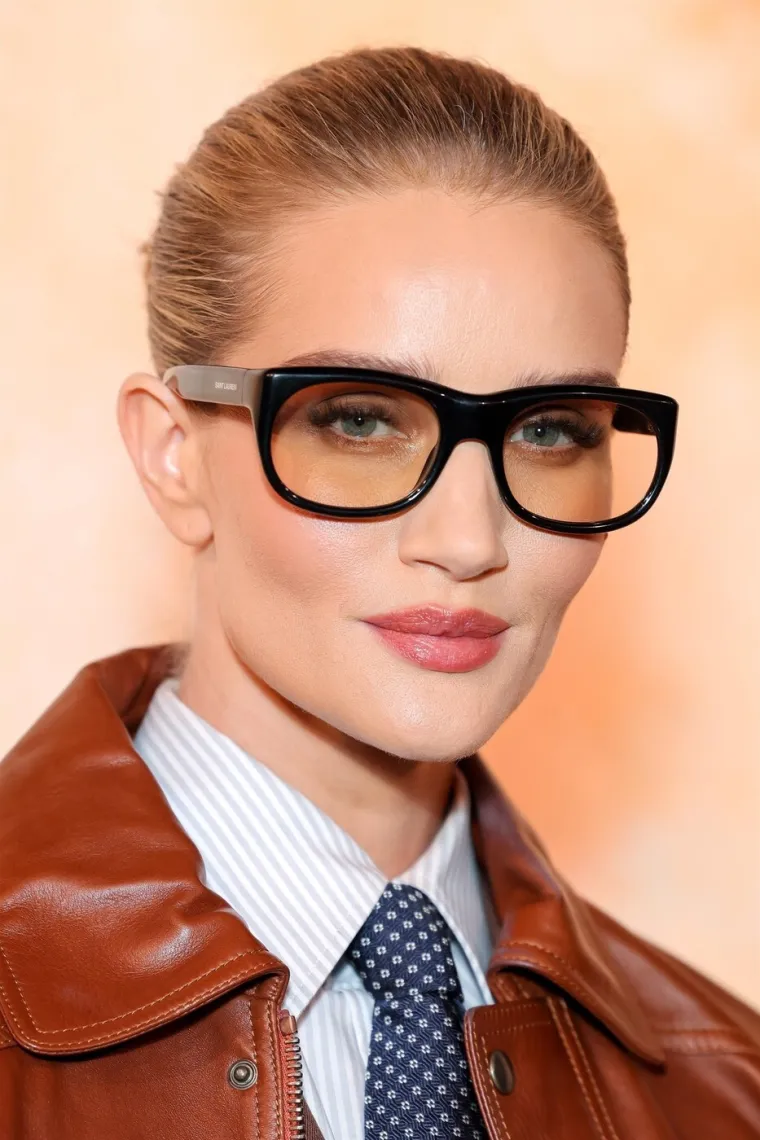 Promjene na licu manekenke potaknule raspravu obožavatelja: Pogledajte kako ona inače izgleda