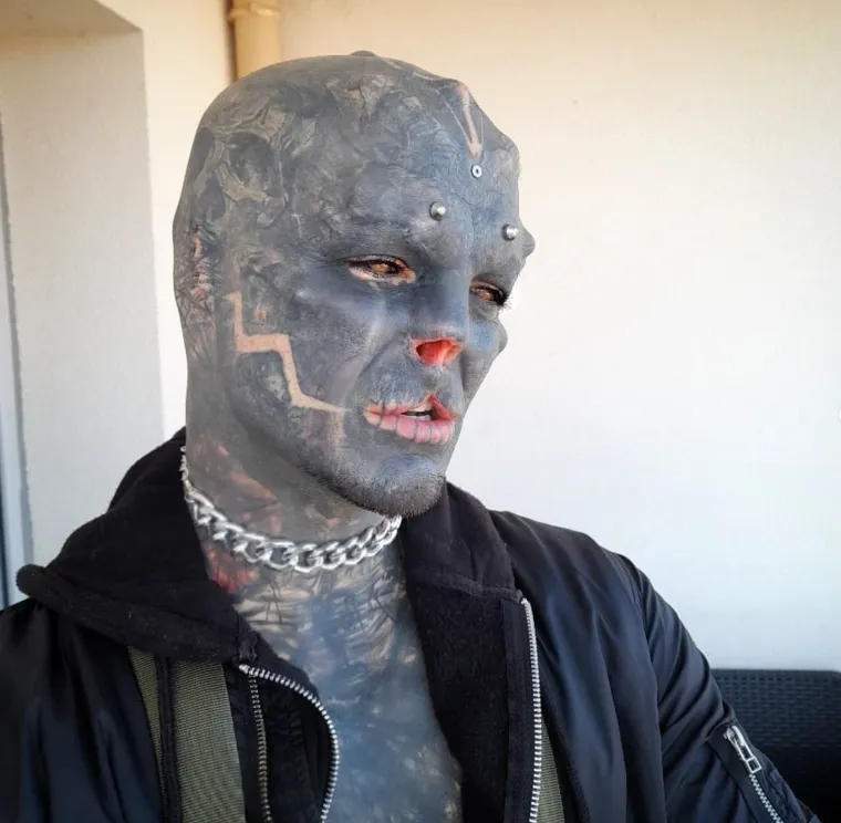 Bio je ba&scaron; zgodan mu&scaron;karac, a onda je od sebe napravio izvanzemaljca: Evo kako danas izgleda