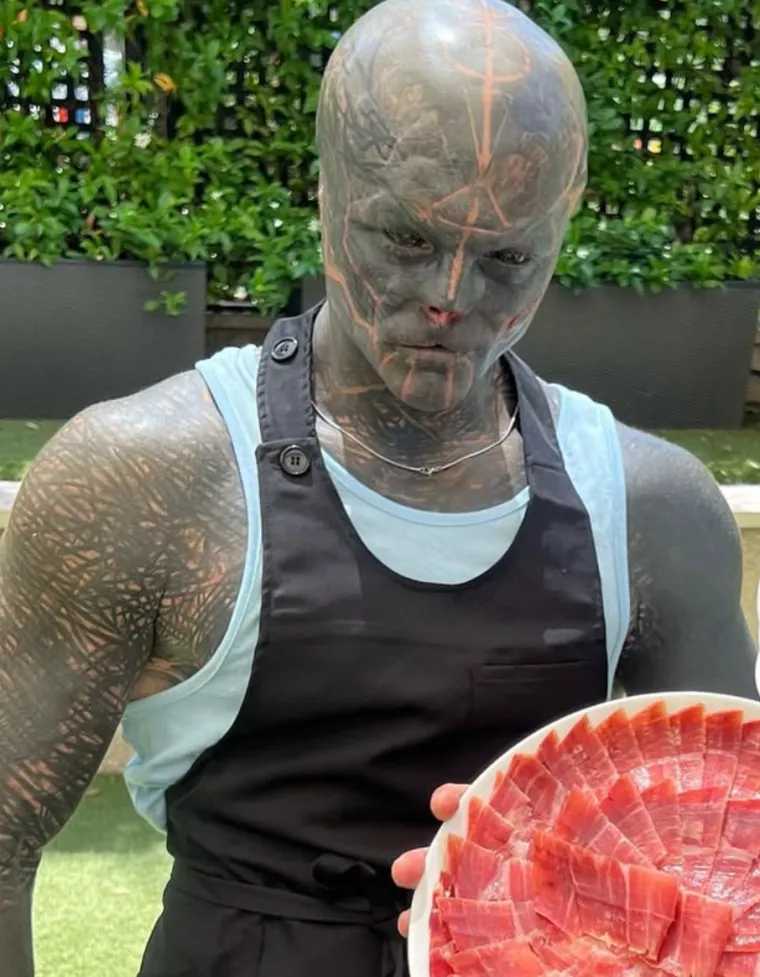 Bio je ba&scaron; zgodan mu&scaron;karac, a onda je od sebe napravio izvanzemaljca: Evo kako danas izgleda