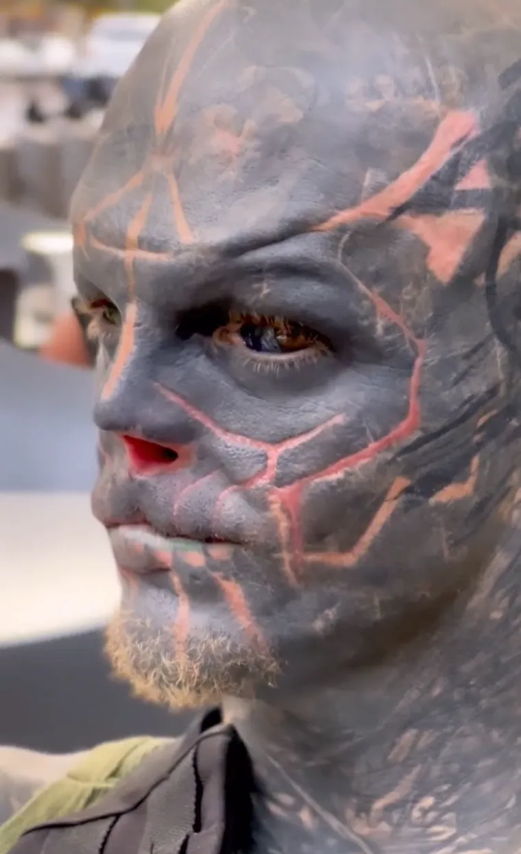 Bio je ba&scaron; zgodan mu&scaron;karac, a onda je od sebe napravio izvanzemaljca: Evo kako danas izgleda