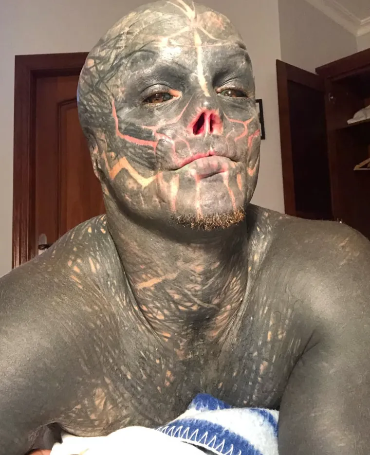 Bio je ba&scaron; zgodan mu&scaron;karac, a onda je od sebe napravio izvanzemaljca: Evo kako danas izgleda