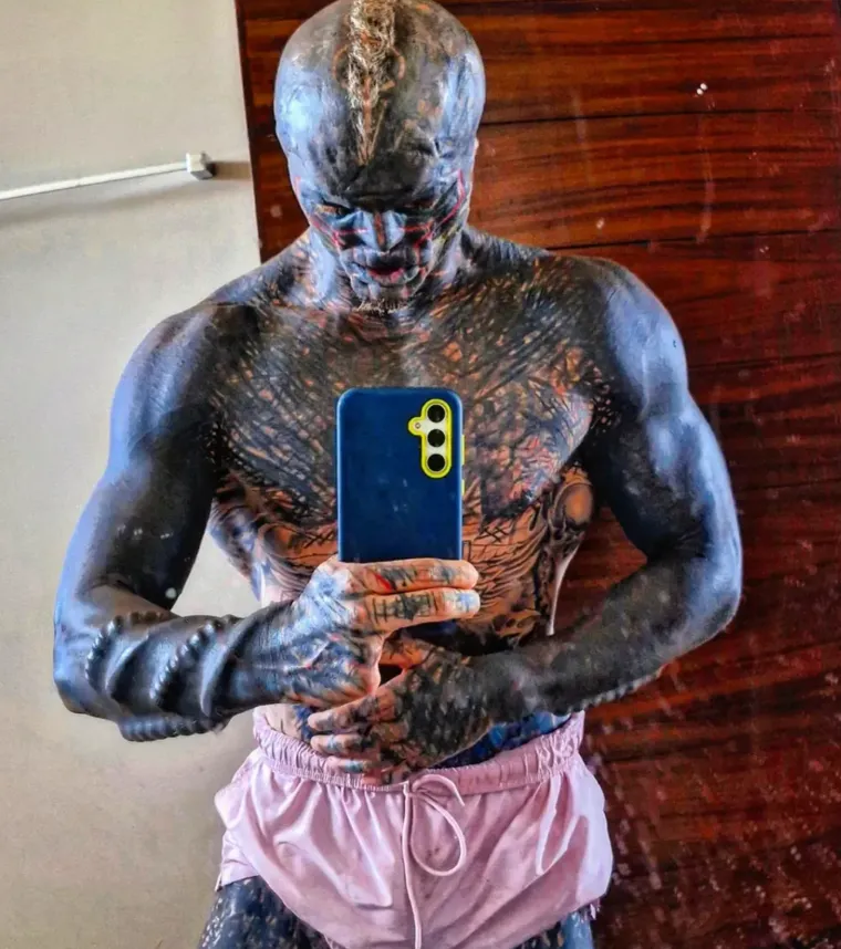 Bio je ba&scaron; zgodan mu&scaron;karac, a onda je od sebe napravio izvanzemaljca: Evo kako danas izgleda