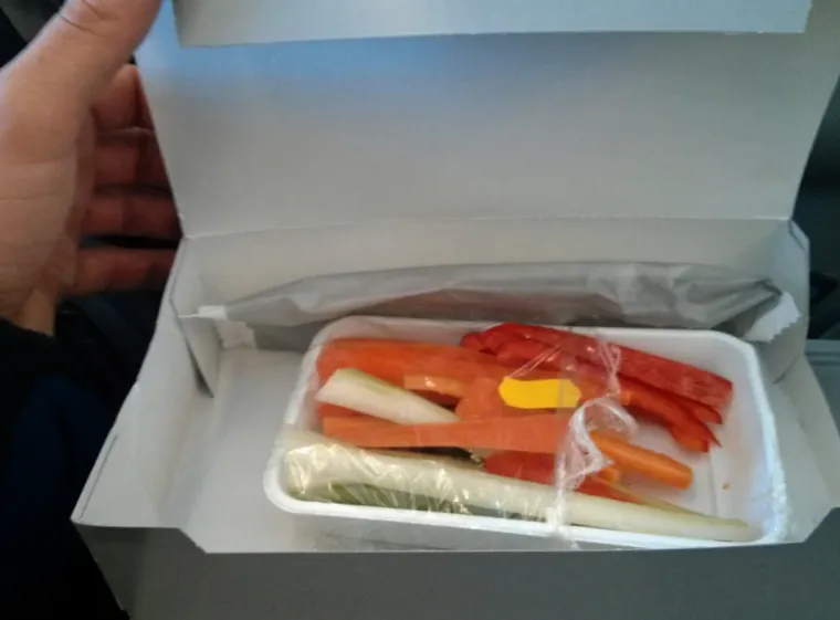 Konobari su doslovno shvatili narudžbu i donijeli čisti urnebes: Gosti nisu mogli vjerovati &scaron;to vide