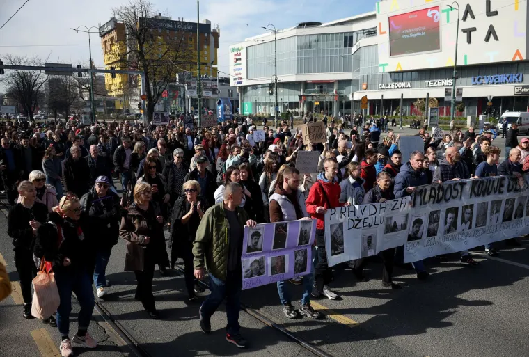 Prosvjednici u Sarajevu blokirali promet i poslali o&scaron;tru poruku vlastima: 'Djeca koju je ubio sistem'