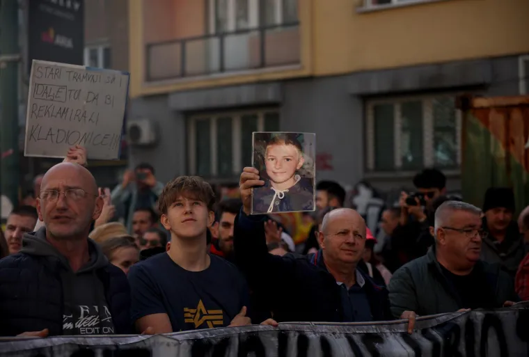 Prosvjednici u Sarajevu blokirali promet i poslali o&scaron;tru poruku vlastima: 'Djeca koju je ubio sistem'