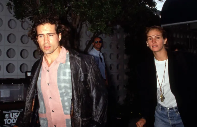 Od odbjegle mladenke do kratkog braka i prolaznih veza: Tko su bili mu&scaron;karci Julie Roberts?