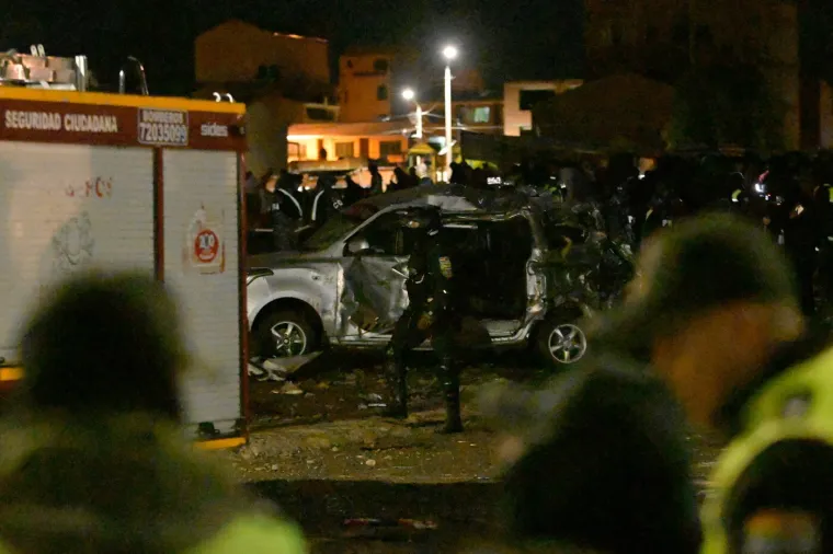 Zrakoplov pun novca sru&scaron;io se na prometnu aveniju: Nastao kaos kad su mje&scaron;tani vidjeli &scaron;to se rasulo