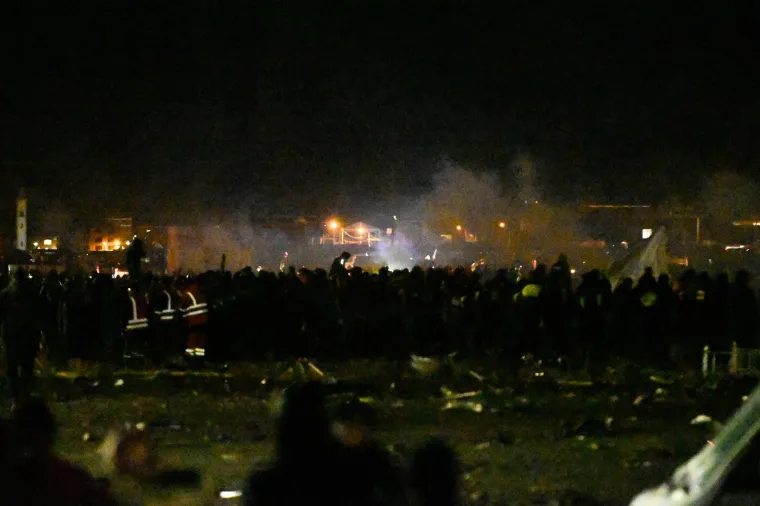 Zrakoplov pun novca sru&scaron;io se na prometnu aveniju: Nastao kaos kad su mje&scaron;tani vidjeli &scaron;to se rasulo