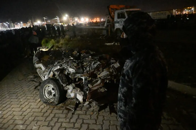 Zrakoplov pun novca sru&scaron;io se na prometnu aveniju: Nastao kaos kad su mje&scaron;tani vidjeli &scaron;to se rasulo