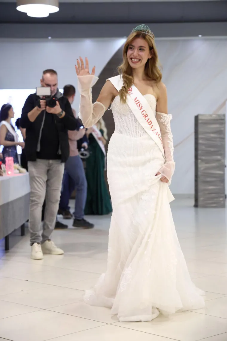 Pogledajte trenutak krunidbe! Evo kako izgleda nova Miss Zagreba u punom sjaju