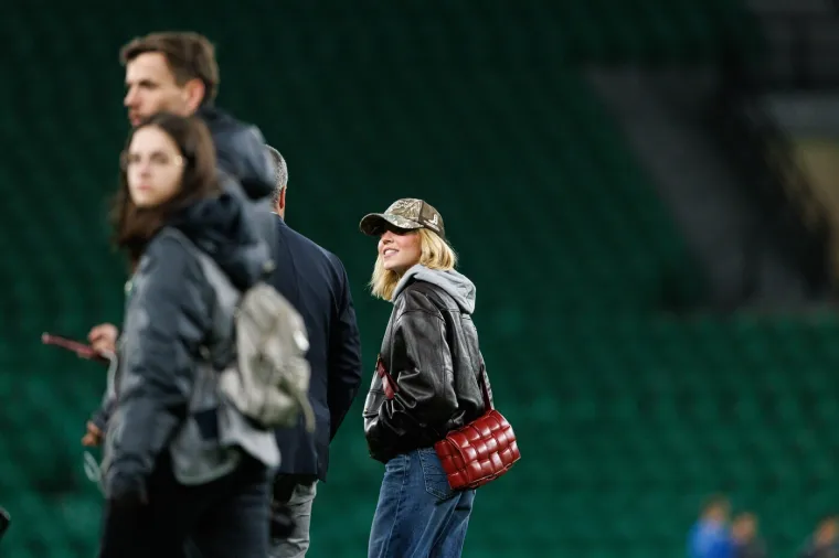 Atraktivna Sydney ukrala show u Lisabonu: Nakon utakmice potezima zapalila tribine