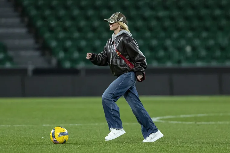 Atraktivna Sydney ukrala show u Lisabonu: Nakon utakmice potezima zapalila tribine