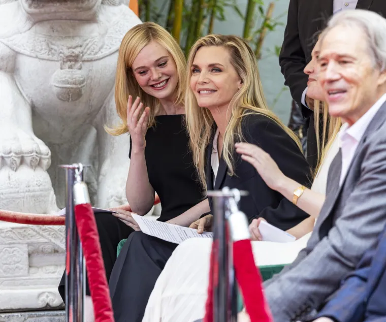 Te&scaron;ko je povjerovati da ima gotovo 68: Michelle Pfeiffer očarala izgledom u Los Angelesu