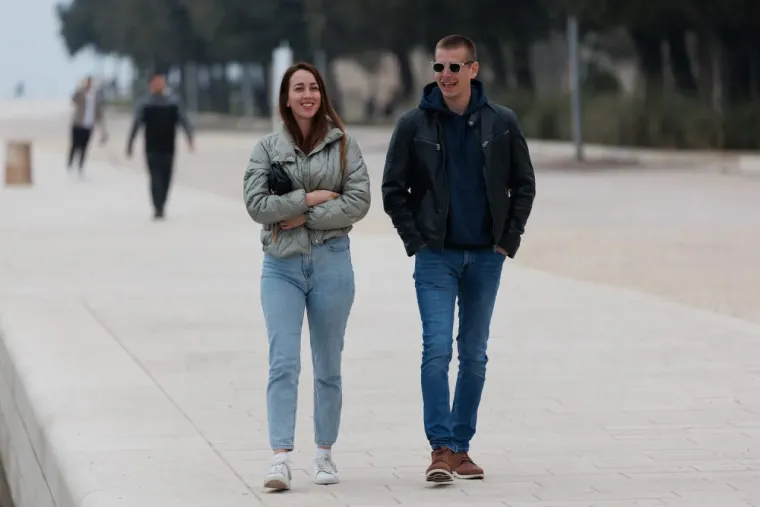 Dame u smeđim nijansama zasjenile su sve na &scaron;pici: Jedna je posebno istaknula noge