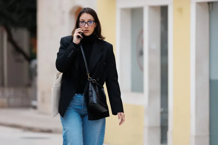 Dame u smeđim nijansama zasjenile su sve na &scaron;pici: Jedna je posebno istaknula noge