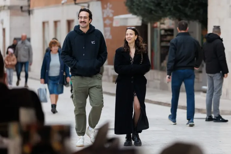 Dame u smeđim nijansama zasjenile su sve na &scaron;pici: Jedna je posebno istaknula noge