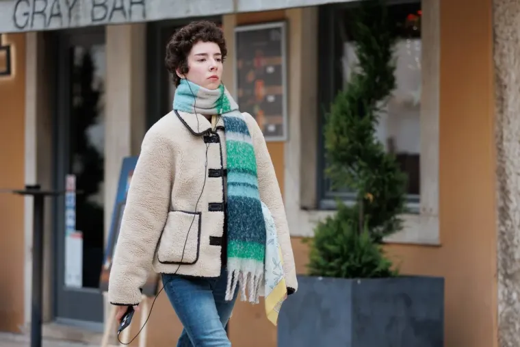 Dame u smeđim nijansama zasjenile su sve na &scaron;pici: Jedna je posebno istaknula noge