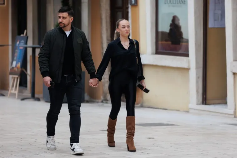 Dame u smeđim nijansama zasjenile su sve na &scaron;pici: Jedna je posebno istaknula noge