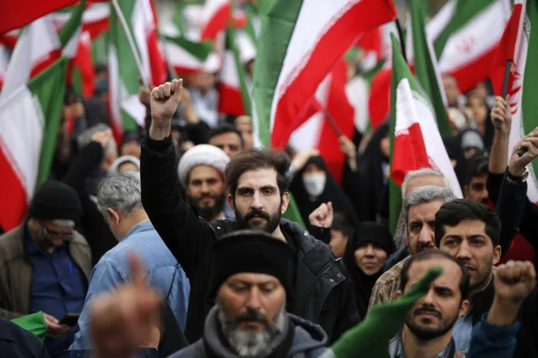 Eksplozije odjekuju gradom, ali građani ne ostaju u domovima: Evo &scaron;to su odlučili raditi