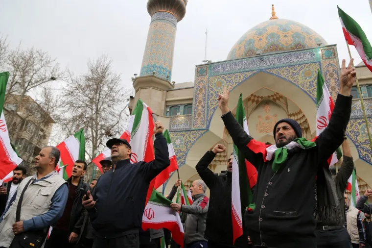 Eksplozije odjekuju gradom, ali građani ne ostaju u domovima: Evo &scaron;to su odlučili raditi