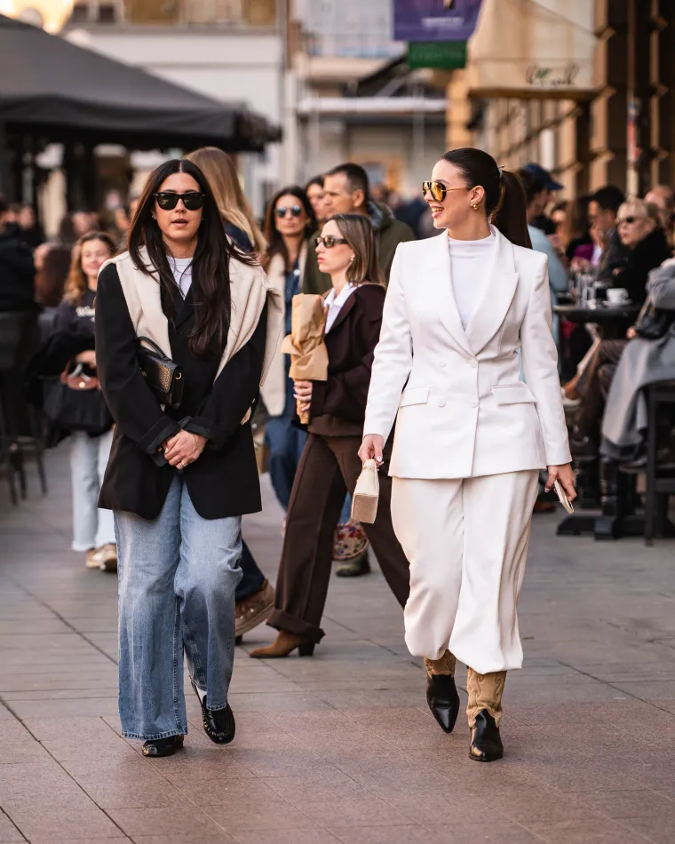 Ove dame su se posebno pripremile: Kombinacije s mrežastim najlonkama zasjenile prolaznike