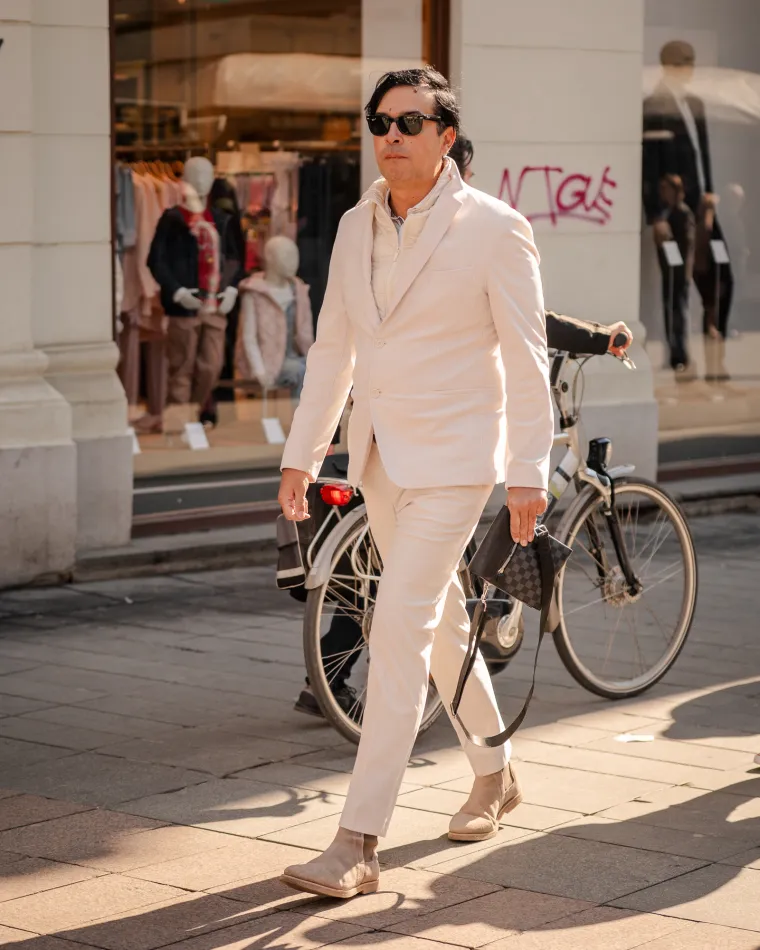 Ove dame su se posebno pripremile: Kombinacije s mrežastim najlonkama zasjenile prolaznike