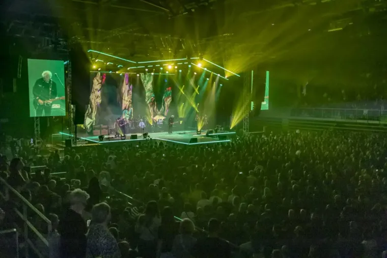 Ovako su se lege i legice pripremali za koncert Parnog valjka: Od minica do rokerskih izdanja