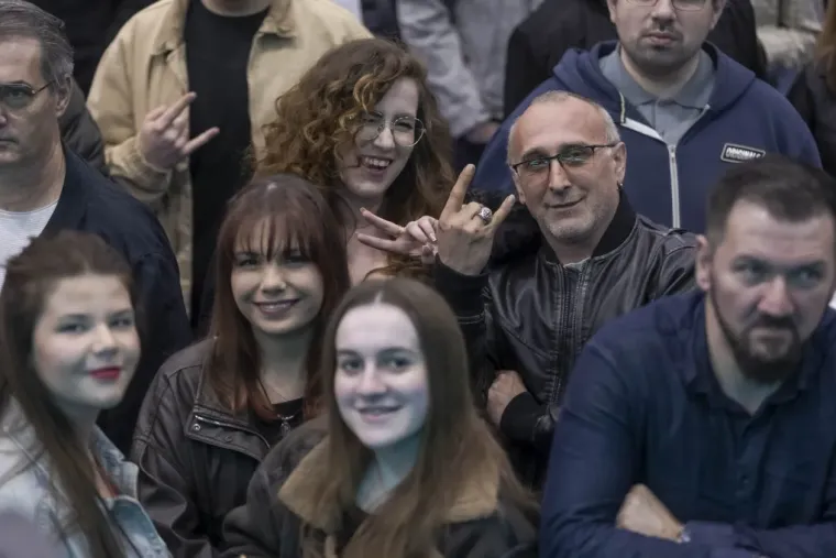 Ovako su se lege i legice pripremali za koncert Parnog valjka: Od minica do rokerskih izdanja