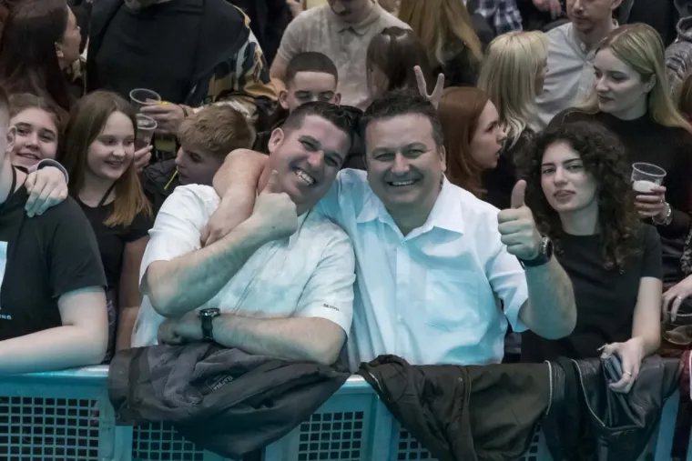 Ovako su se lege i legice pripremali za koncert Parnog valjka: Od minica do rokerskih izdanja