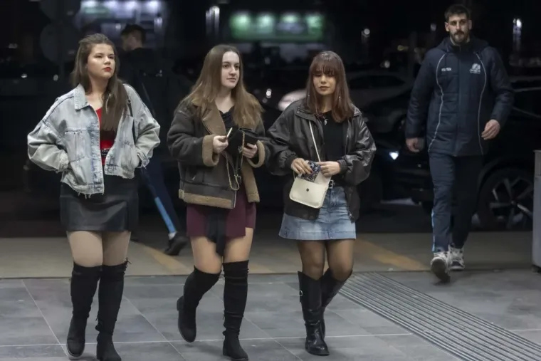 Ovako su se lege i legice pripremali za koncert Parnog valjka: Od minica do rokerskih izdanja