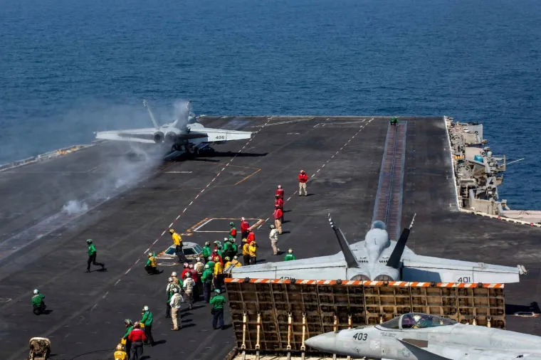 Iranci lansirali balističke rakete na ponos Trumpove mornarice? Stigao o&scaron;tar odgovor Amerike