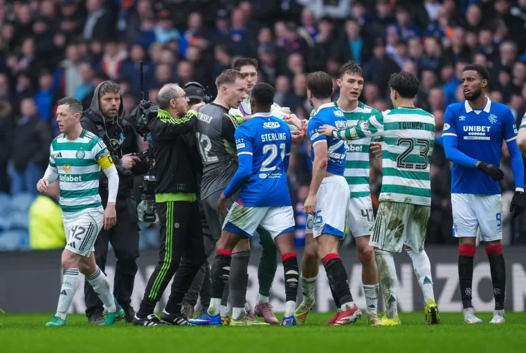 Spektaklularne &scaron;karice i kaos nakon utakmice: Old Firm je bio lud